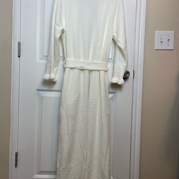 NEW Chenille Ruffled Robe - Picture 4 of 7